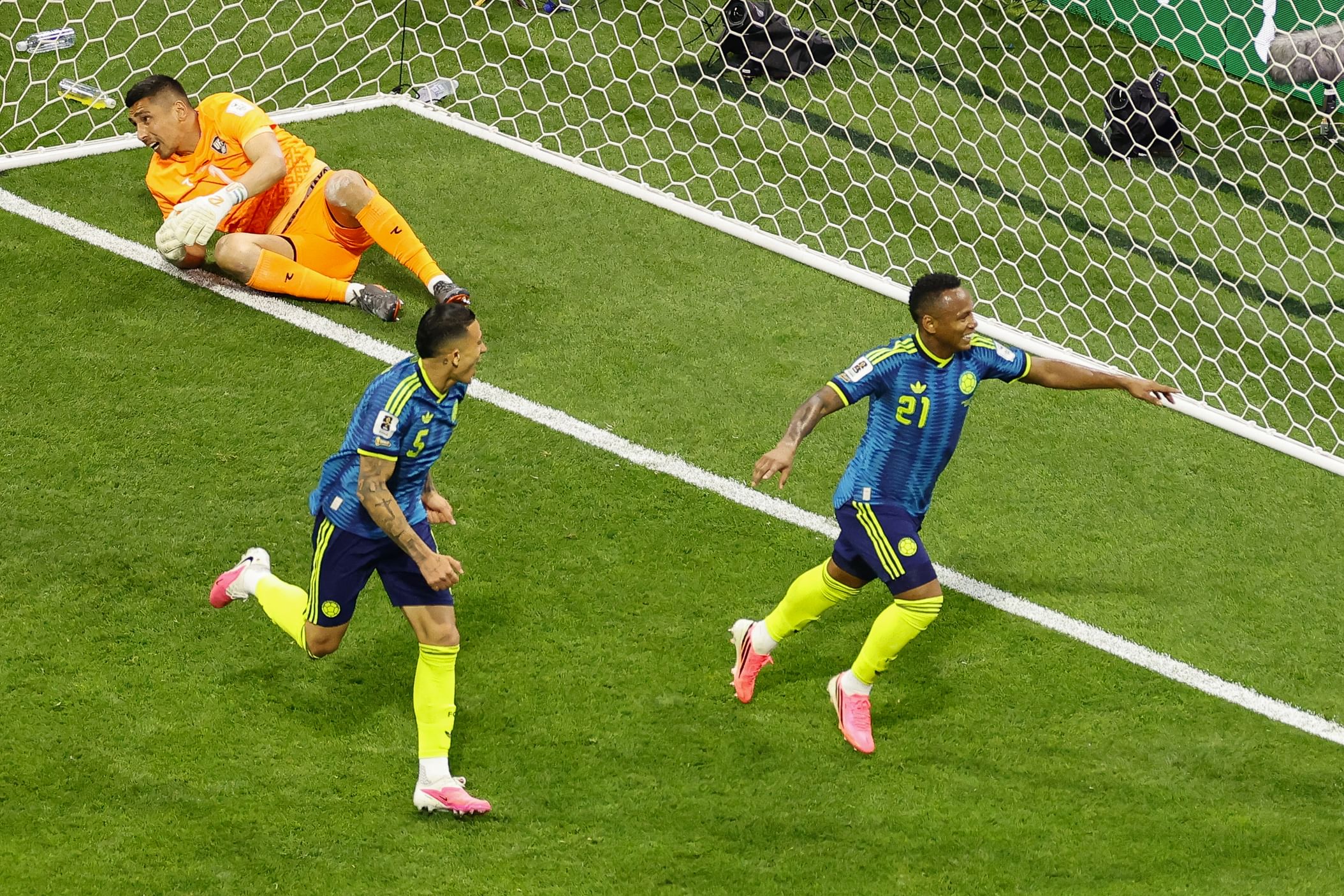 Colombia outclass Uzbekistan 3-1 in World Cup opener