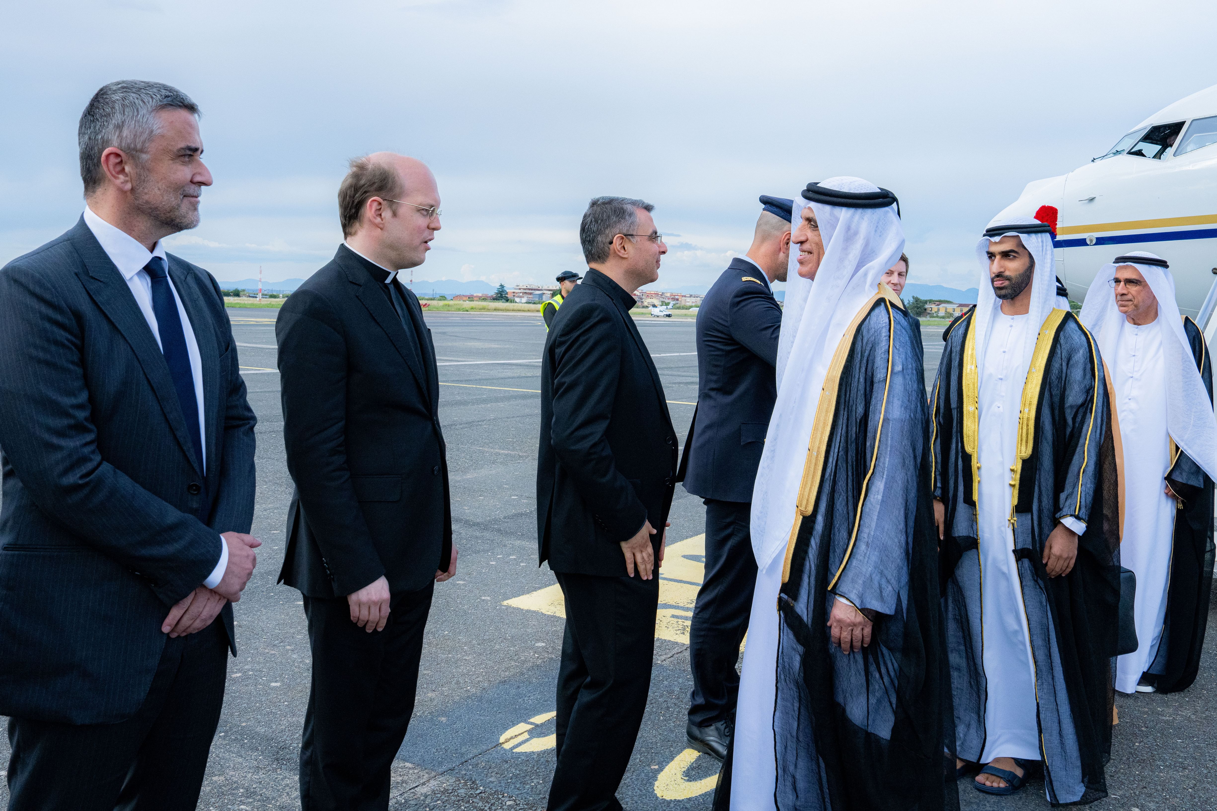 Saud bin Saqr arrives in Rome for papal inauguration