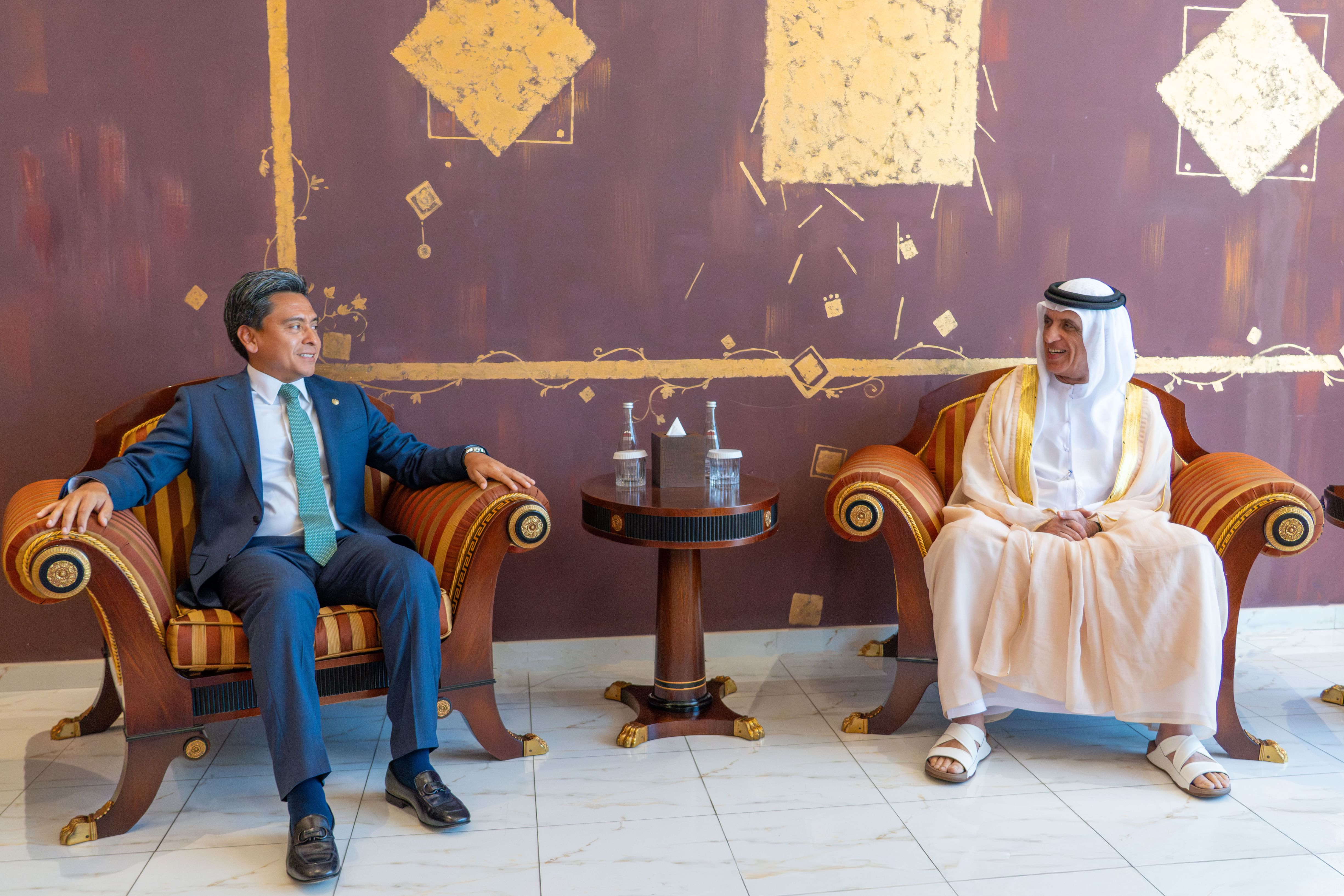 Ruler of Ras Al Khaimah receives Ambassador of El Salvador