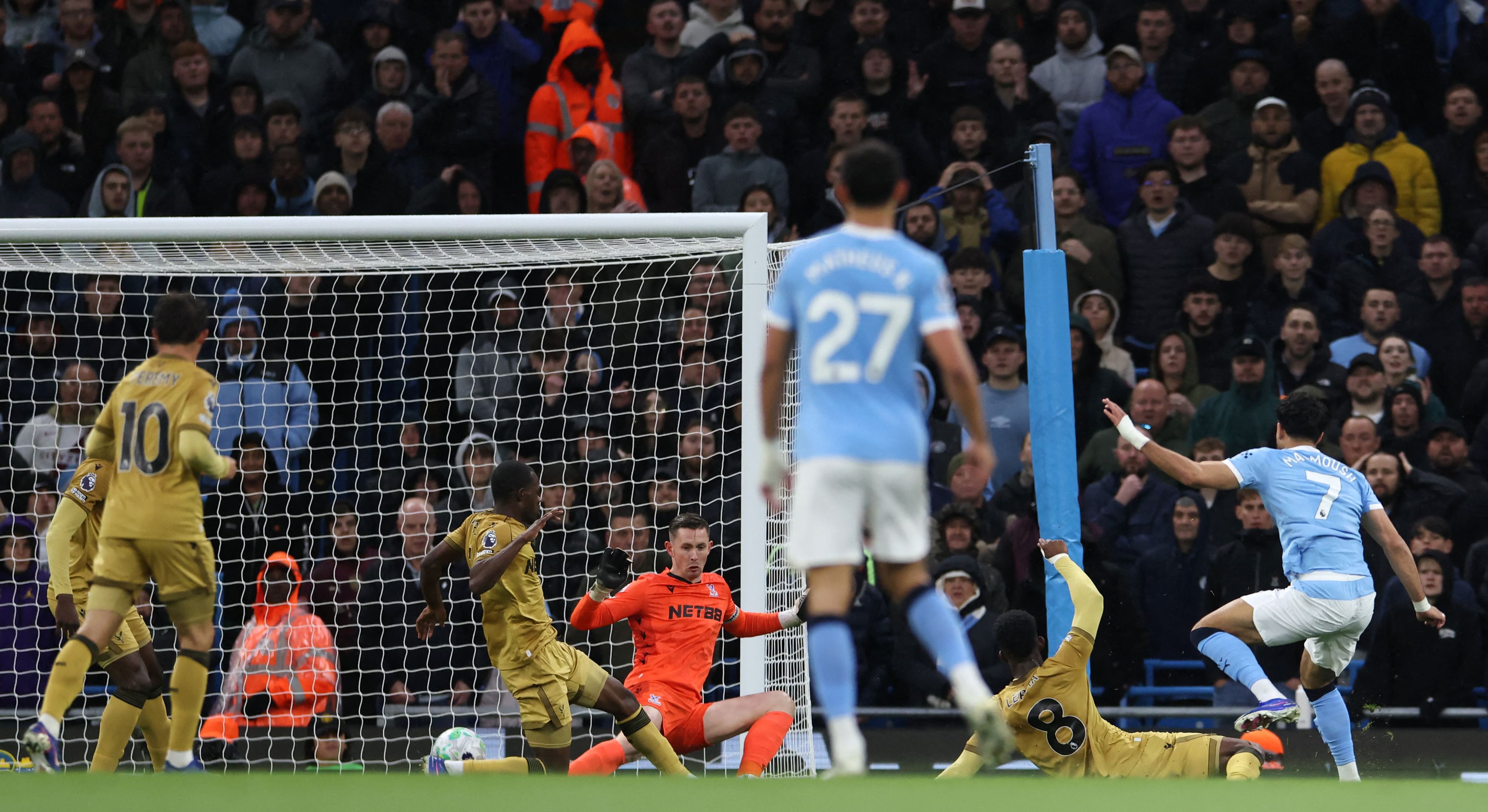 Manchester City beat Crystal Palace in Premier League