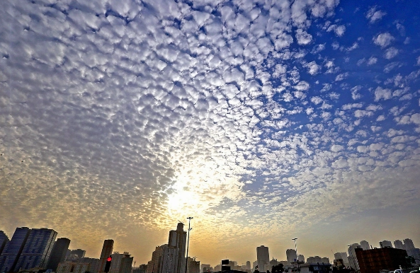 cooler weather, chance of rain in eastern areas 
