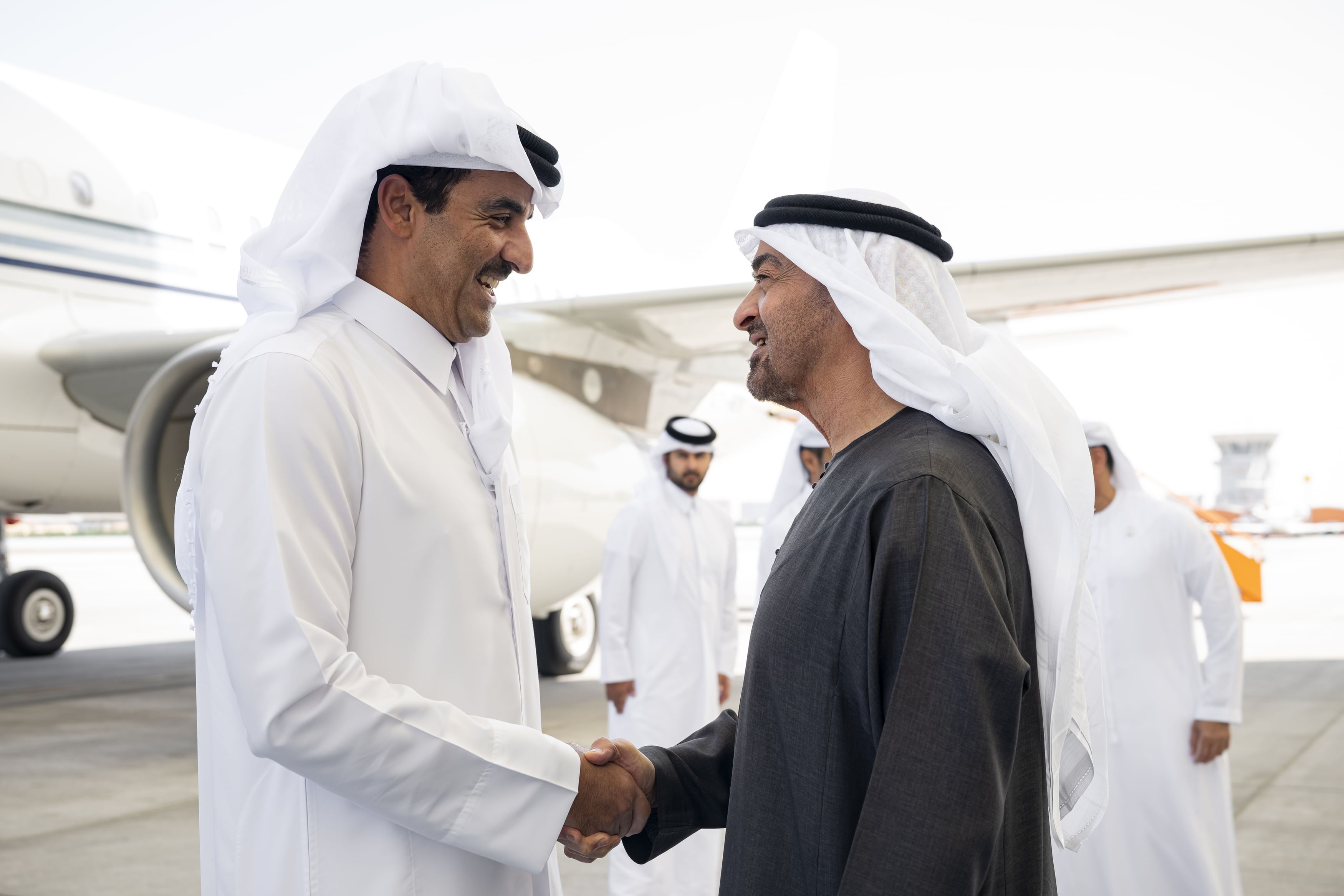 UAE President welcomes Emir of Qatar on arrival in Abu Dhabi