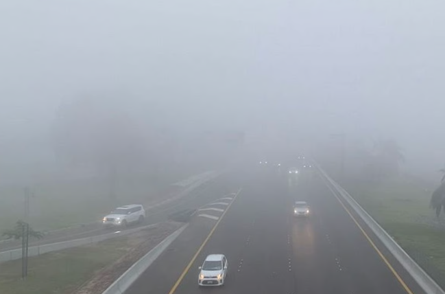Dense fog in Abu Dhabi, NCM urge caution amid low visibility