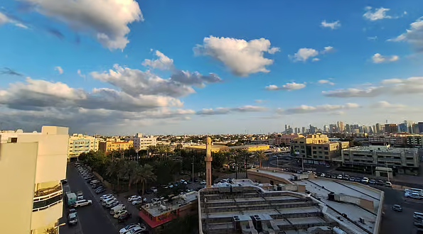 Temperatures to reach 47°C amid dust and rough seas