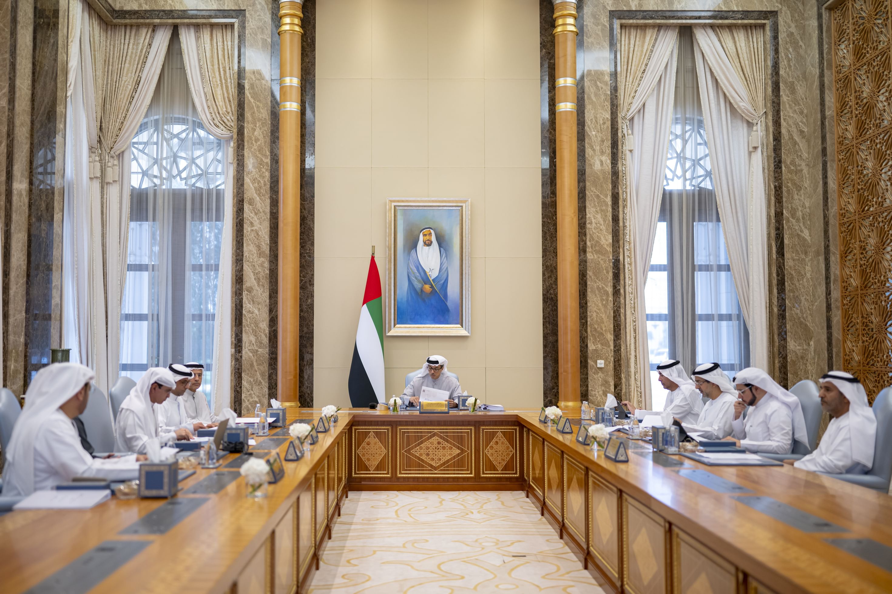 Mansour bin Zayed chairs CBUAE board meeting