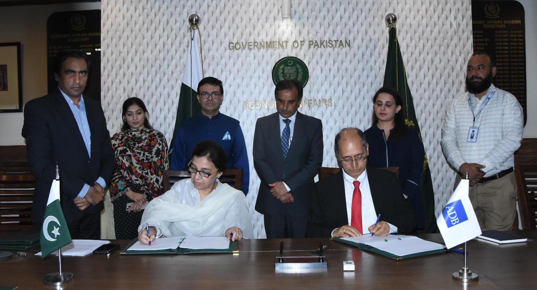 Pakistan, ADB sign $350 million loan agreement