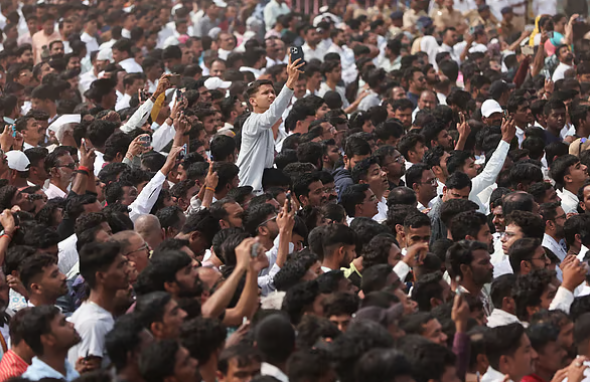 Rs3 million gold jewellery stolen during Indian politician Ajit Pawar's funeral