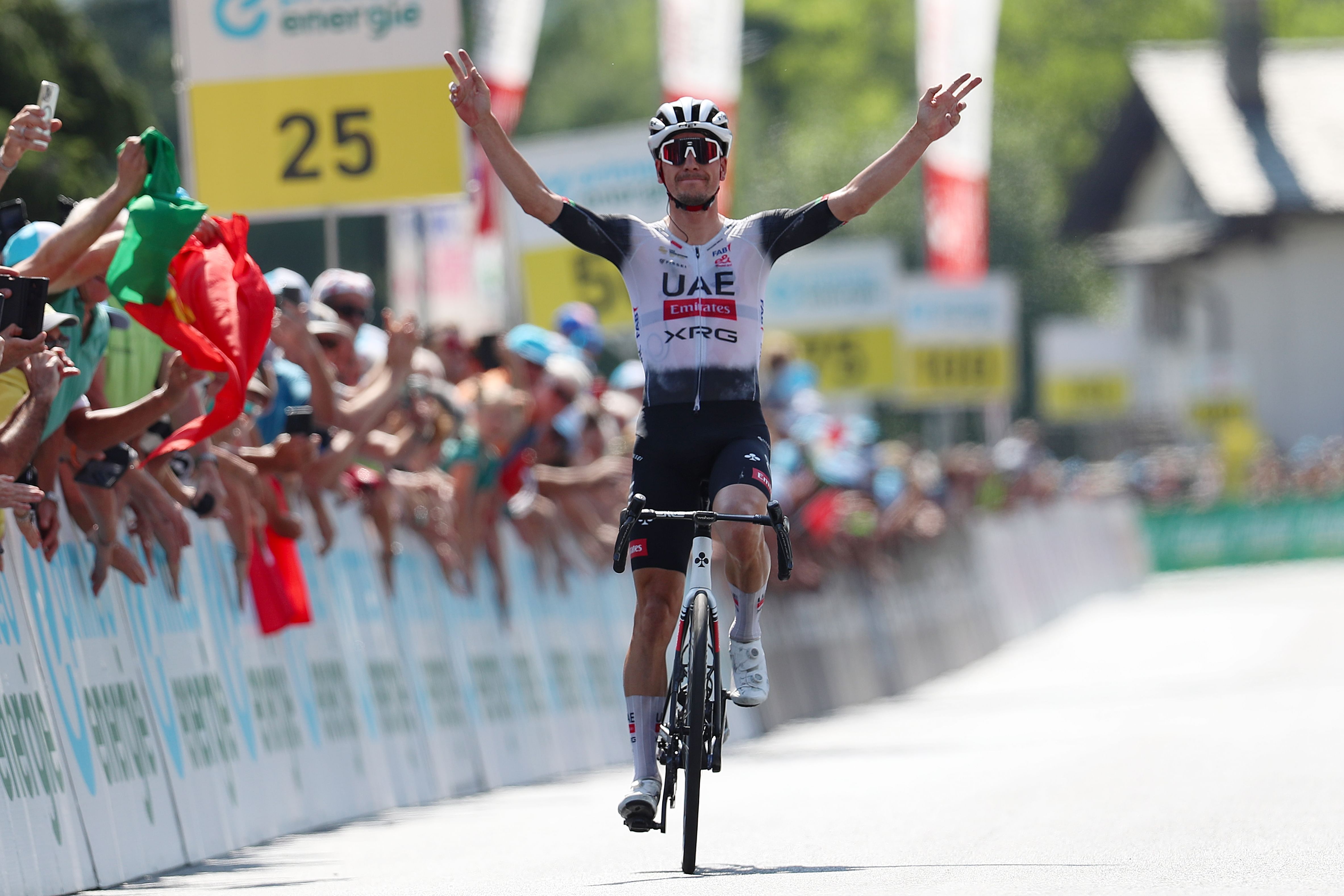 João Almeida wins stage 4 of Tour de Suisse