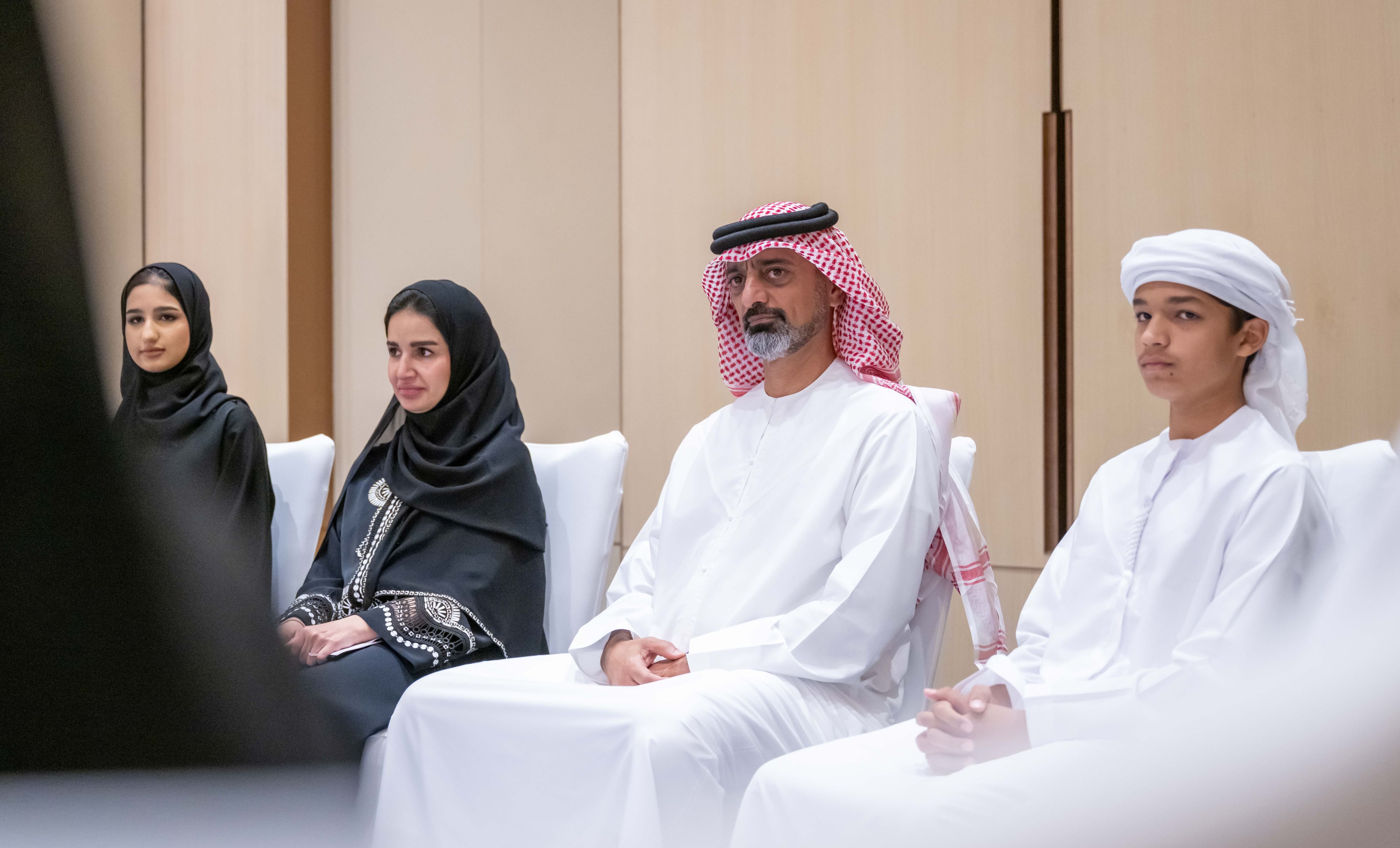Ajman Crown Prince meets Emirati students in China