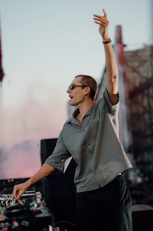 Belgian DJ breaks down the art of a New Year’s Eve set in Dubai