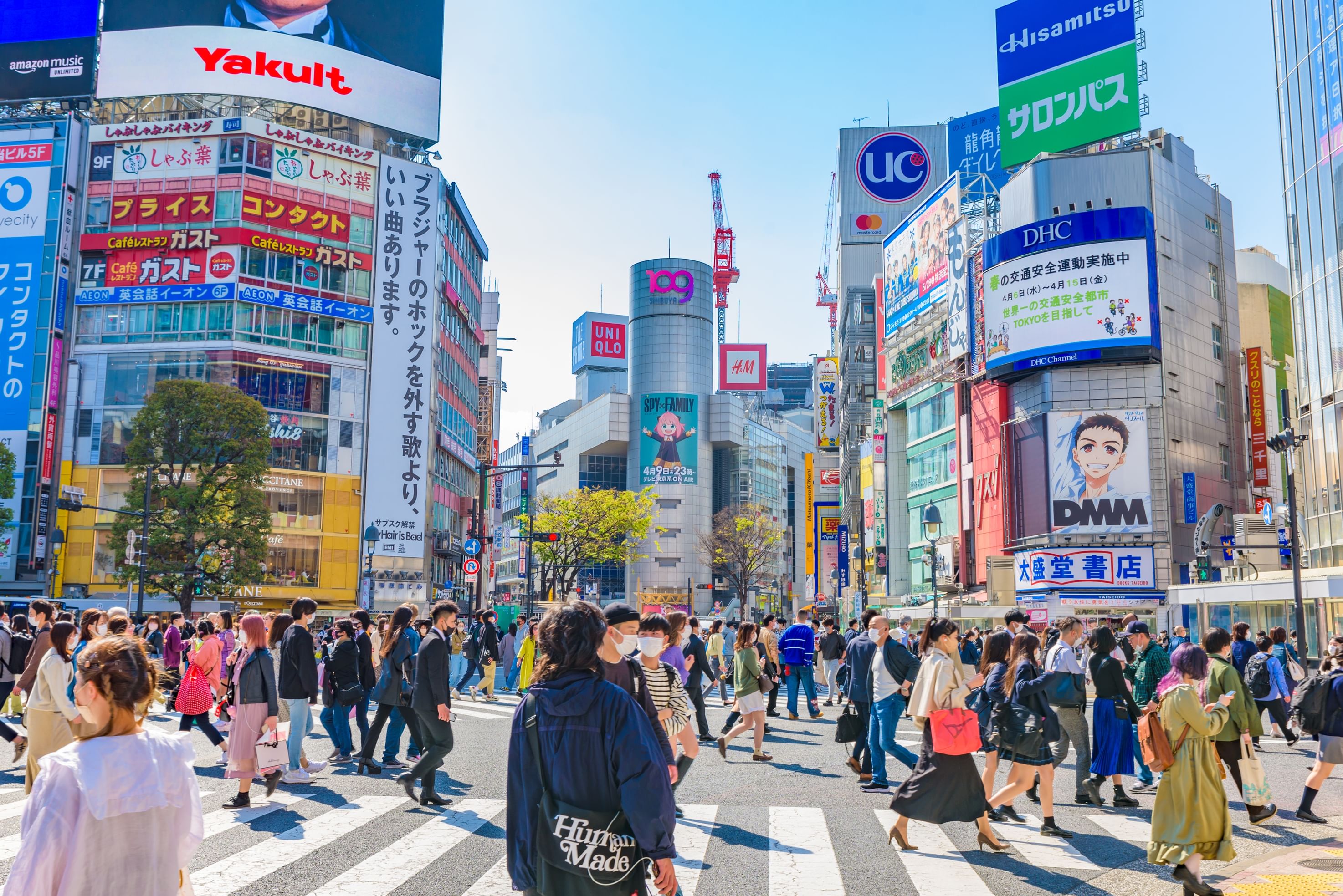 Japan tourist arrivals hit record 42.7 million in 2025