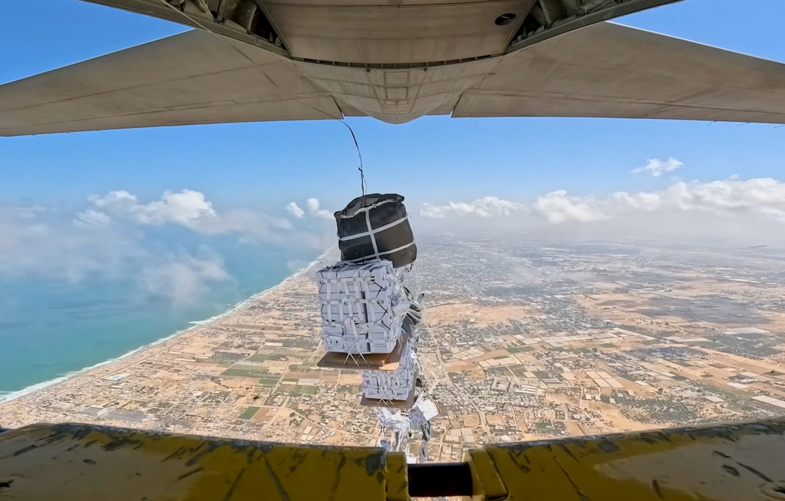 UAE conducts 81st airof aid over Gaza Strip