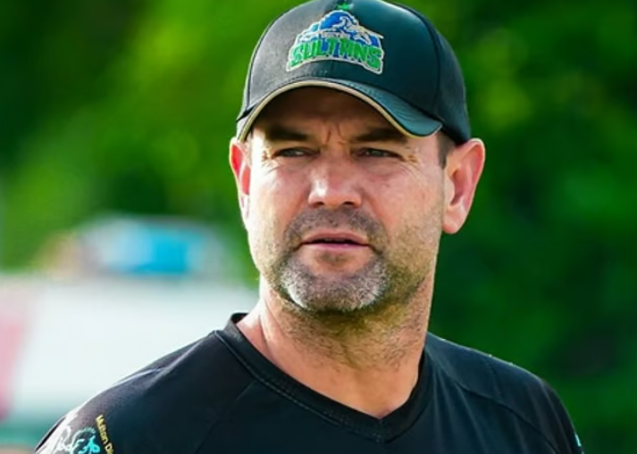 Pakistan appoint Mike Smith as new batting coach