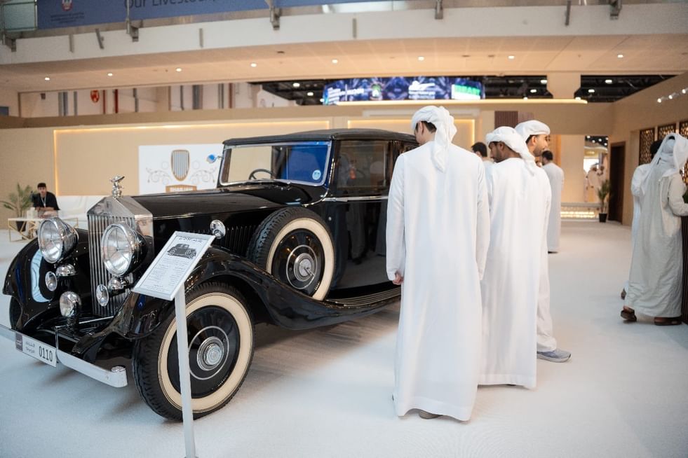 Vintage cars from 1930s, 1940s steal at ADIHEX