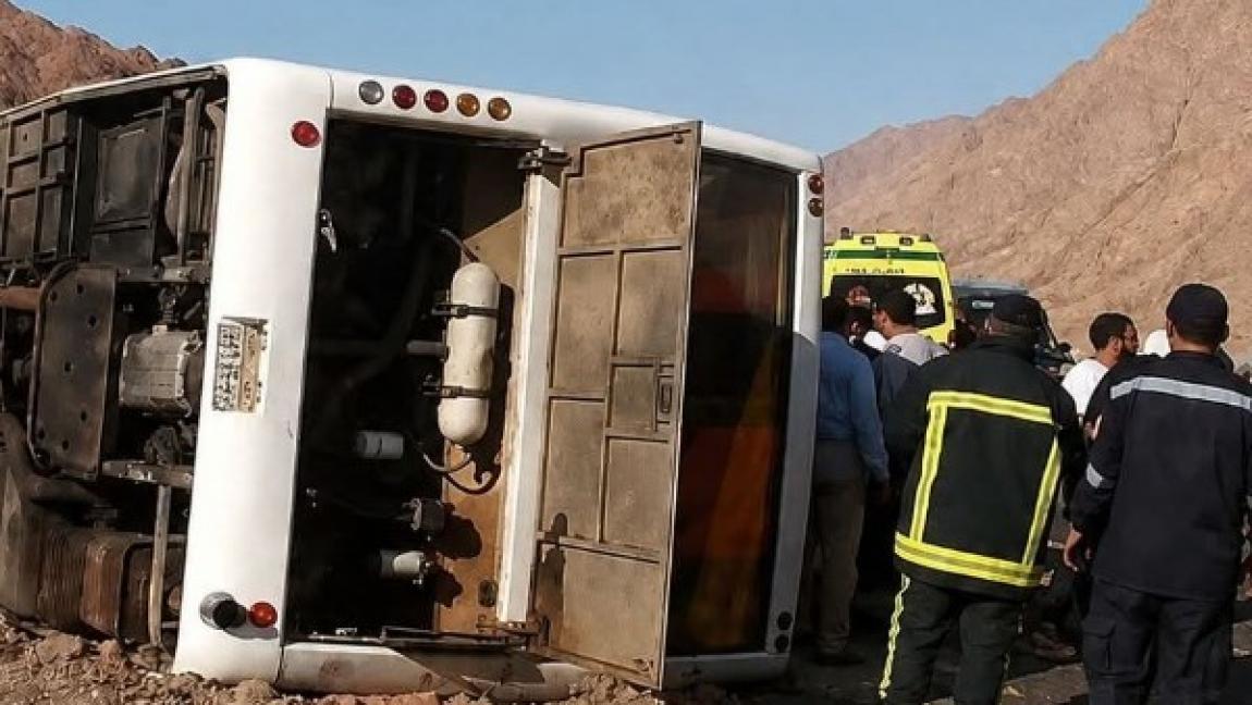 Sixteen killed in bus accident in Egypt's South Sinai