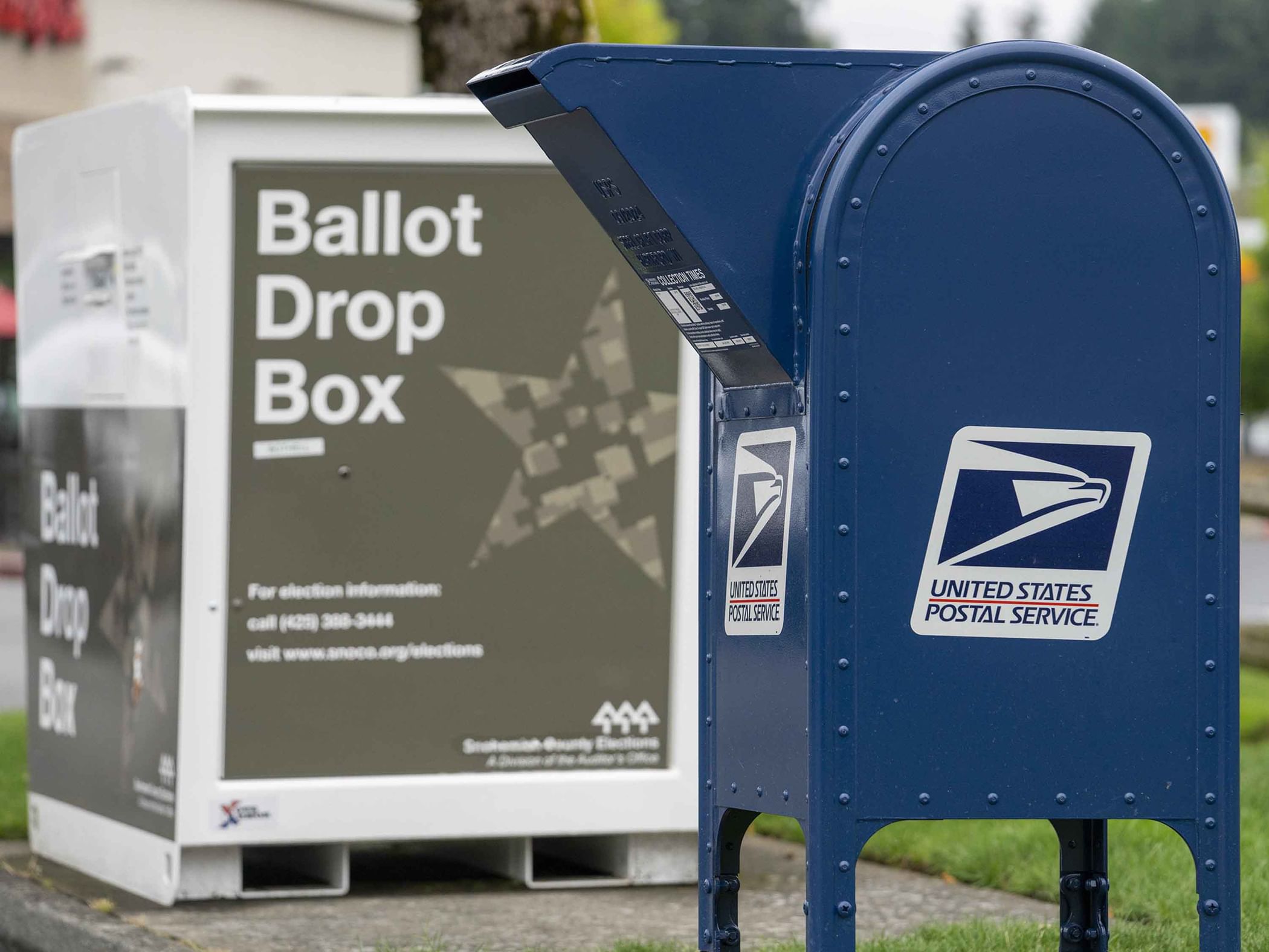US midterm mail-in voting begins in North Carolina