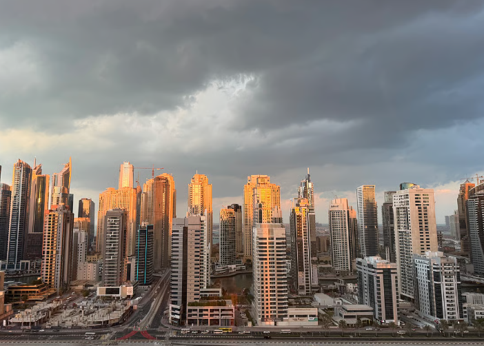 Temperatures hit 47°C as humidity raises fog risk next week