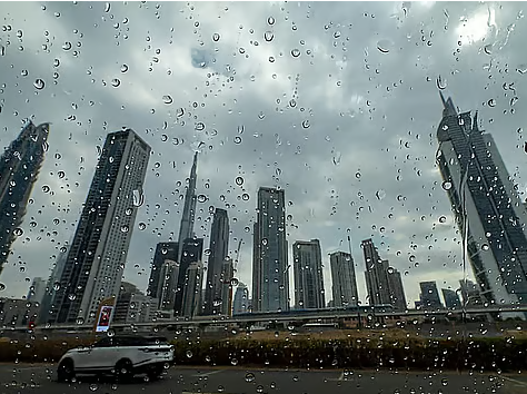 Rain, dust and strong winds expected as temperatures hit 49°C