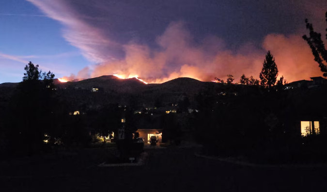 Thousands evacuated in Nevada as wildfire threatens Reno outskirts