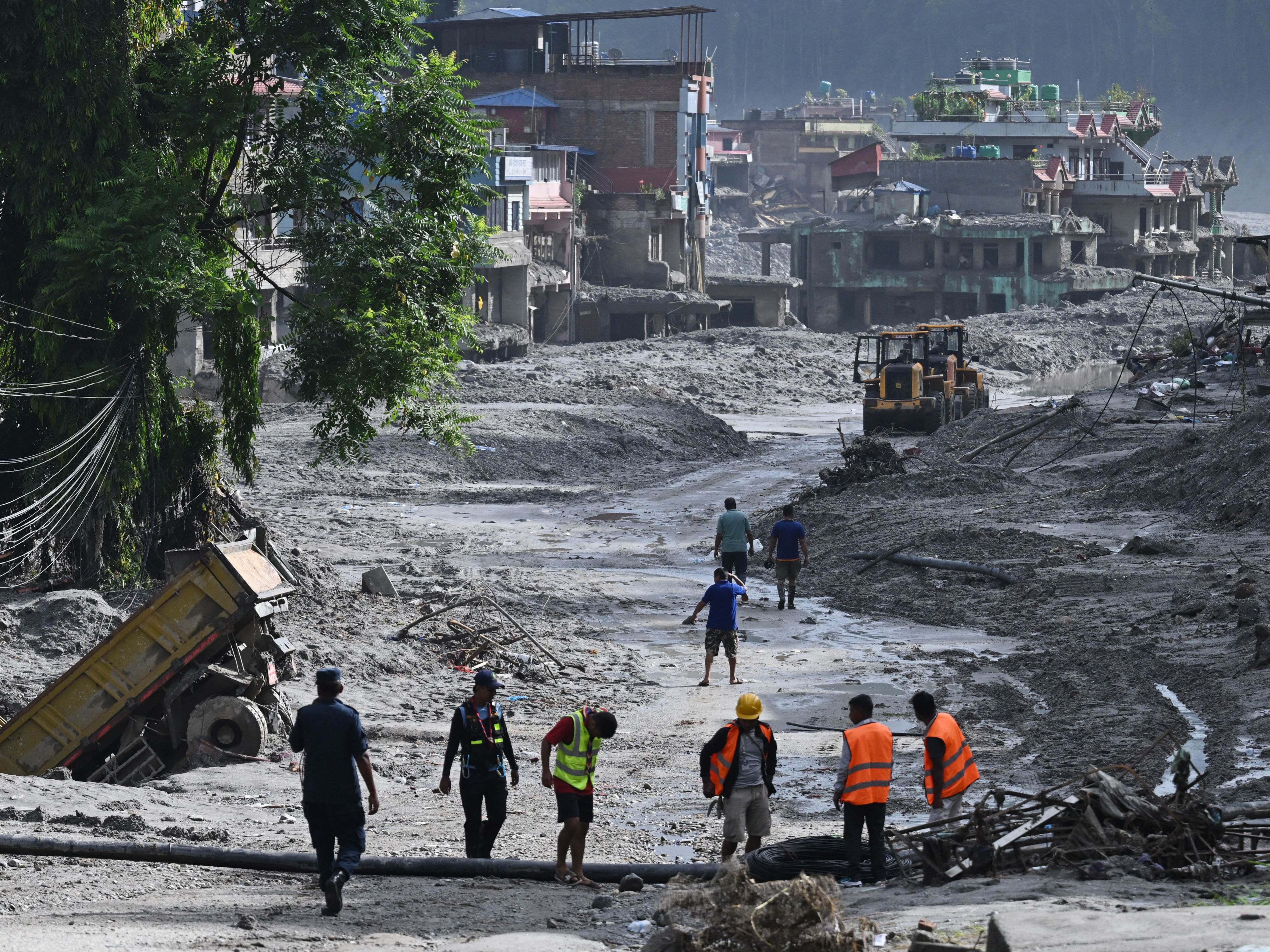 Nepal-Tibet floods death toll hit 750, over 3,000 missing
