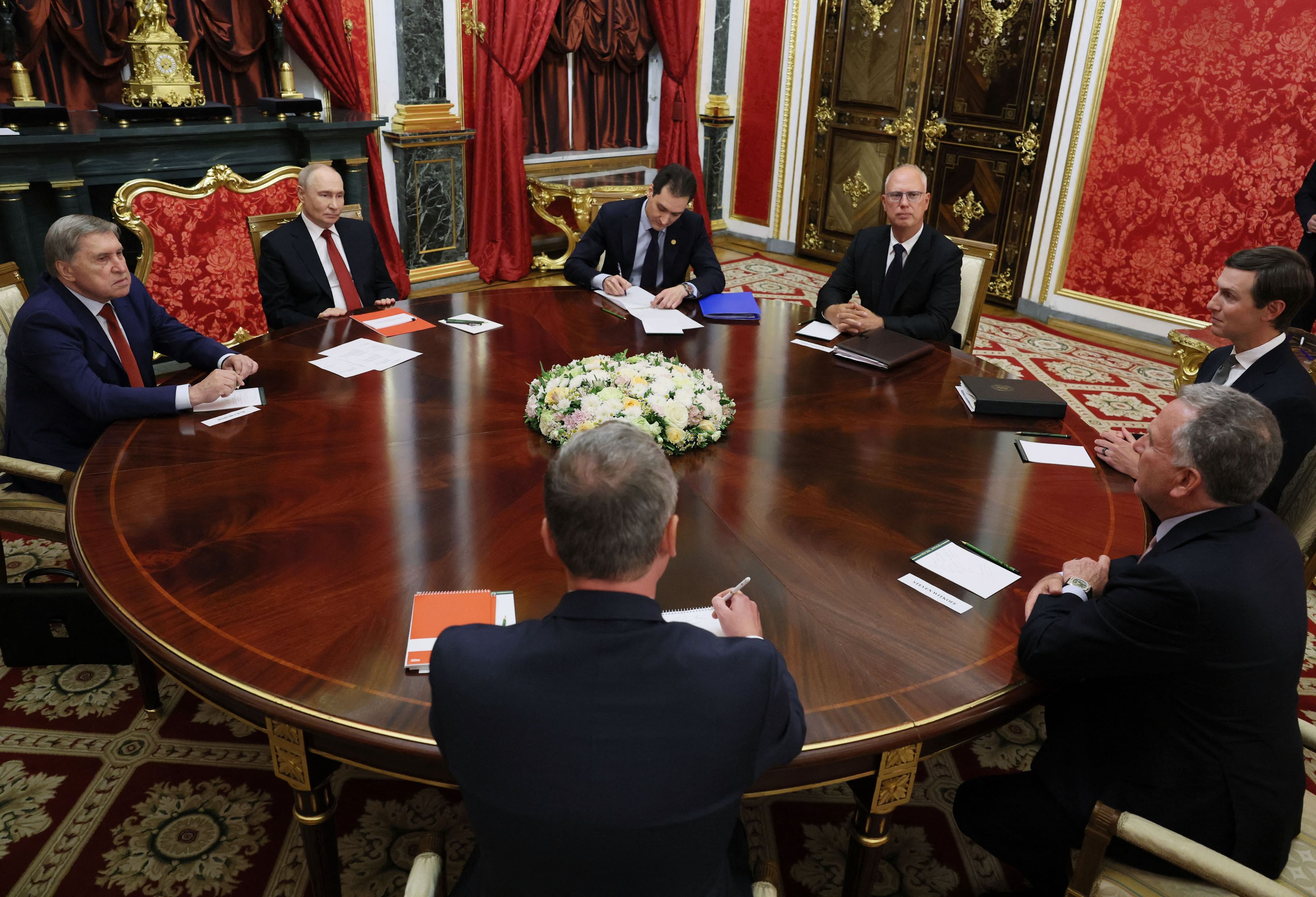 US-Russian talks at Kremlin on proposals to resolve Ukraine conflict